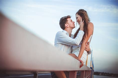 5 Signs Of A Perfect Boyfriend