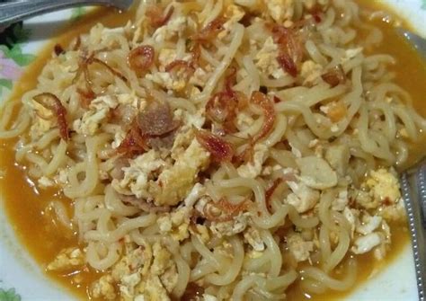 Resep Mie Instan Rebus Pakai Telur Oleh Okti Lusia Cookpad