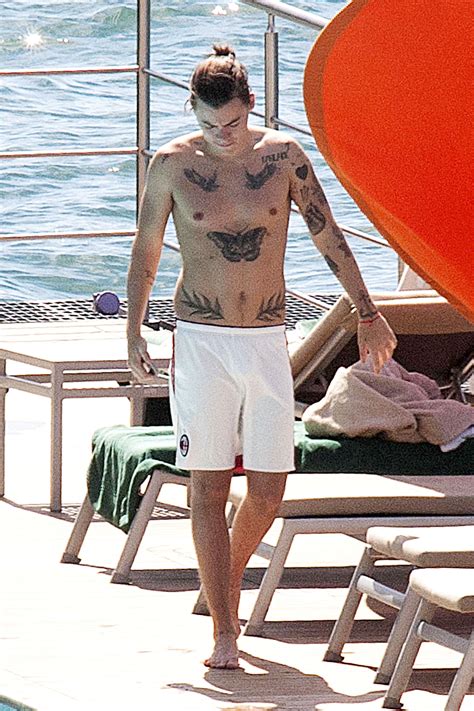 Harry Styles In Harry Styles Pictures Harry Styles Shirtless My Xxx