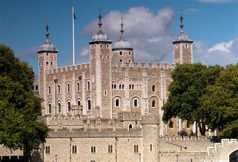 Tower Of London Tudor Palace Prison And Fortress