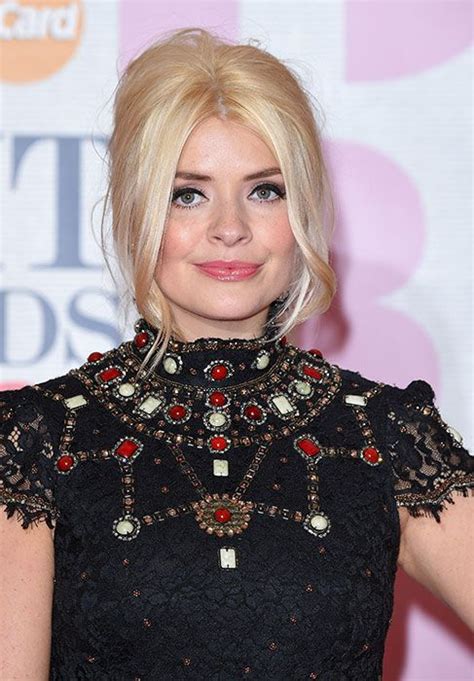 Holly Willoughby Embraces Her Freckles In Radiant No Make Up Selfie Hello