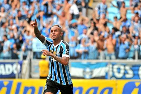 Estadio municipal ruminahui , санголкуи , эквадор. Pin de Lu Mello em Grêmio Football Porto Alegrense (com ...