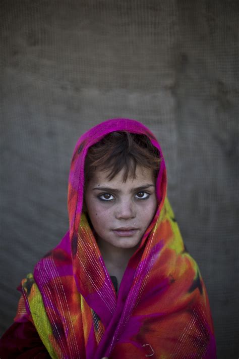Est100 一些攝影some Photos Portrait Young Afghan Refugee 肖像 年輕的阿富汗難民