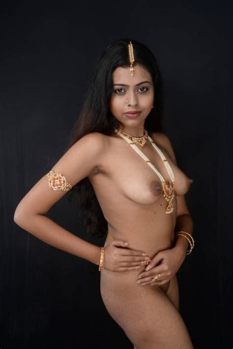 50 Hot Sexy Body Pics Of Desi Nude Women To Get Aroused
