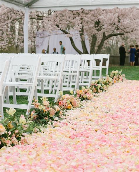 40 Romantic Wedding Aisle Petals Decor Ideas DPF