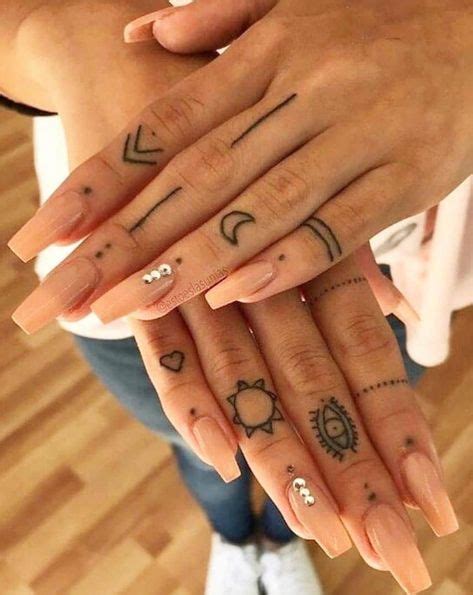 De 25 Bedste Idéer Inden For Finger Tats På Pinterest