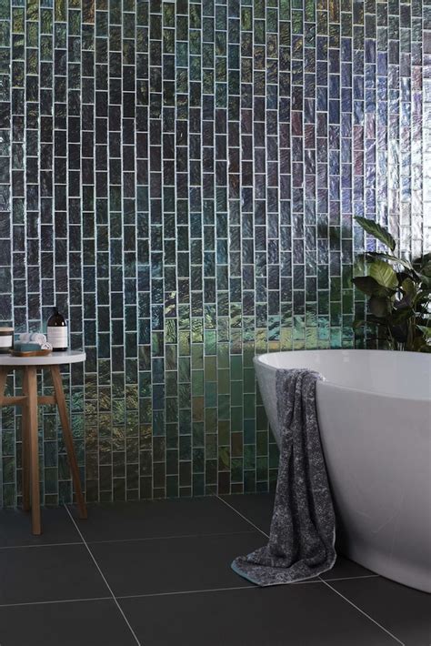 In a small bathroom there's not a lot of room for storage. Vertical Tile Is The New Kitchen & Bathroom Trend You Need ...
