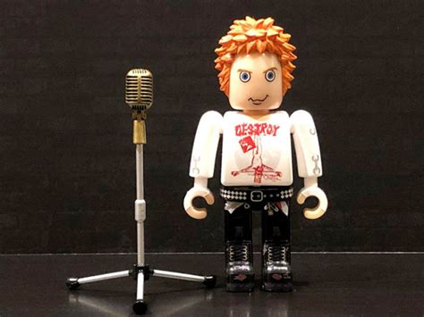 Sex Pistols “god Save The Queen” Mini Figuras De Luxo Com 85 Cm
