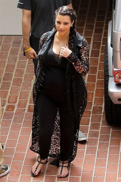 Pin On Kim Kardashian Maternity Fashion