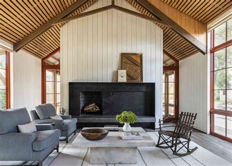 Farmhouse Living Rooms That Will Make You Feel Cozy