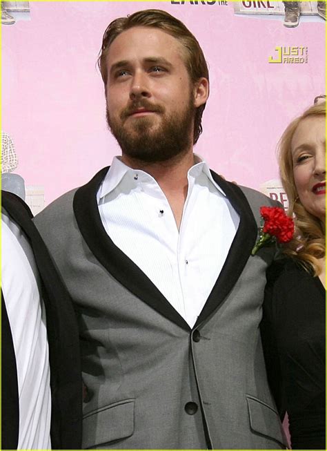 Photo Ryan Gosling Lars And The Real Girl Premiere 08 Photo 628231 Just Jared