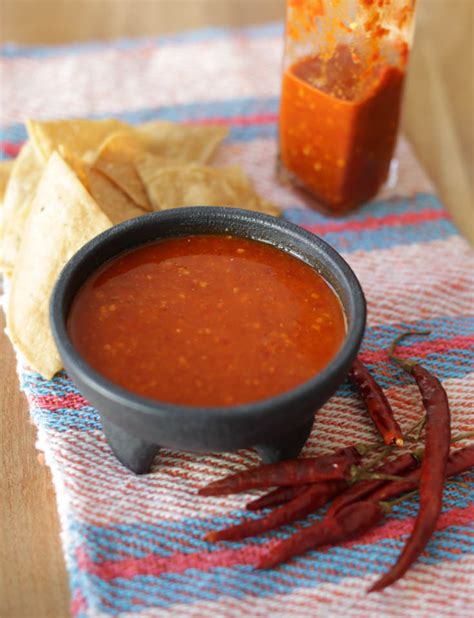 Add the toasted chiles, tomatoes, and 2 cups water, bring to a simmer, and cook for about 12 minutes, so the flavors come together. Chile de Arbol Salsa Recipe - Hilah Cooking