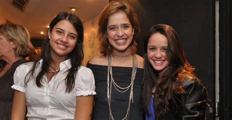 Toda forma de amar, postou uma foto em que aparece de. Filha de Paloma Duarte sonha em ser atriz | Caras