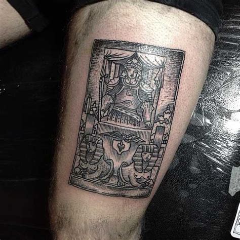 It doesn't really matter whether you love and know the art of tattoo or are completely foreign to it. Bedeutungsvolle Tarot-Tattoos - Tattoo Spirit