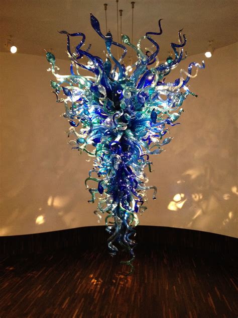 Chihuly Azul De Medianoche Chandelier 인테리어