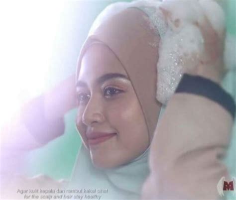 Video Malezya da Çekilen Bir Şampuan Reklamını mı Gösteriyor
