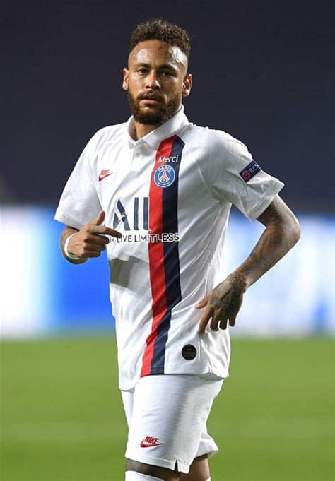 Domingo, 23 de agosto de 2020. Filho de Neymar faz moicano para assistir jogo do PSG na ...