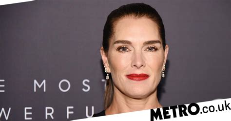 Brooke Shields 55 Broke Her Femur And Is Learning How To Walk Again
