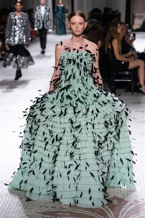 Runway Gorgeous Givenchy Zsazsa Bellagio Like No Other In 2020