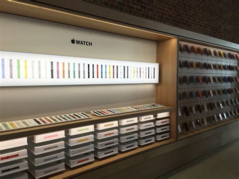 The average salary for a store manager is $43,067 per year in williamsburg, va, $7,500 cash bonus per year and $12,000 commission per year. An Apple Store Finally Comes To Williamsburg, Brooklyn ...