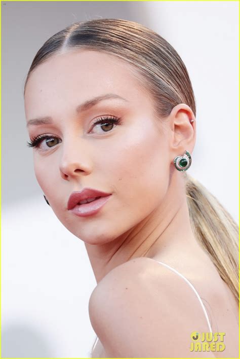 Koleksi cinemai 21 dibintangi alejandro speitzer, nonton dan download gratis film box office terbaru dan terlengkap. Elite's Ester Expósito & Boyfriend Alejandro Speitzer Step ...