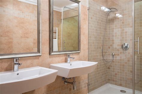 Su piastrelle per la casa puoi trovare i migliori pavimenti e rivestimenti in gres porcellanato.scegli il formato che più si addice al tuo ambiente e l'effetto che preferisci: Piastrelle del bagno, soluzioni moderne a basso costo ...