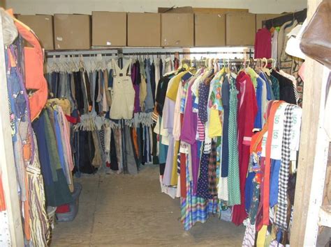Amazon.com and ebay launched their websites in 1995, offering online shopping options for customers. BUSINESS OPPORTUNITY TO HAVE A VINTAGE CLOTHING STORE ...