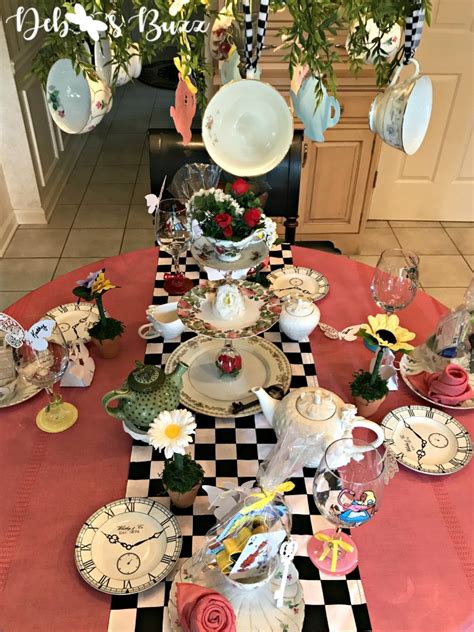Alice In Wonderland Table And Party Favors Debbees Buzz