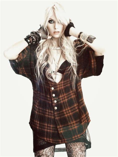 Taylor Momsen Height And Weight Measurements Height And Weights