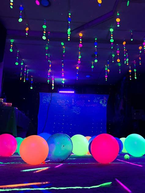 8 Stunning Ways To Decorate For A Glow Party Glow Party Decorations