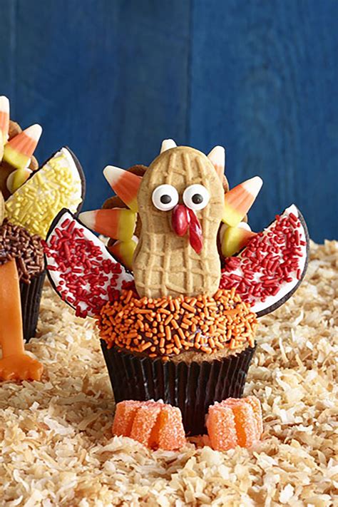 these elegant thanksgiving cupcakes are the perfect feast ender thanksgiving cupcakes turkey