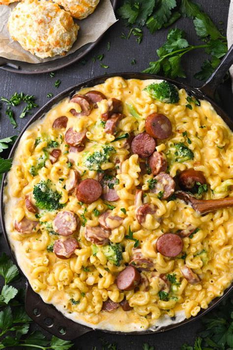 By the time work, school, and activities are over for the day, i'm ready to sit down and relax. Cheesy Smoked Sausage Pasta With Broccoli | RecipeLion.com