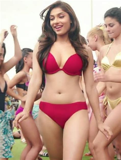 Bollywood Actress Hd Bikini Wallpapers