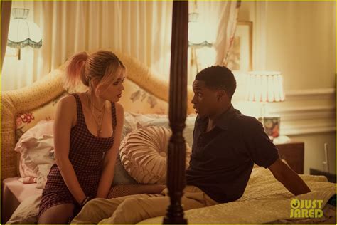 Netflix S New Teen Dramedy Sex Education Gets First Trailer Watch Now Photo Asa