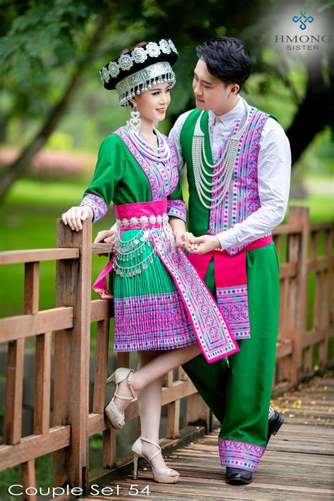 hmong-sister-couple-set-cp54-hmong-fashion,-hmong-clothes,-traditional-outfits