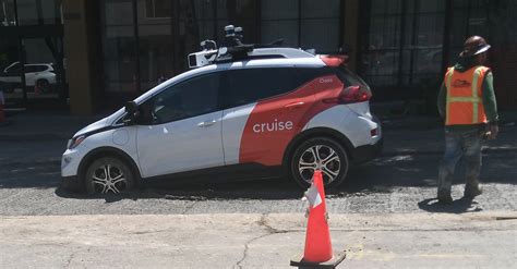 Cruise Gets Stuck In Wet Concrete Driving In San Francisco