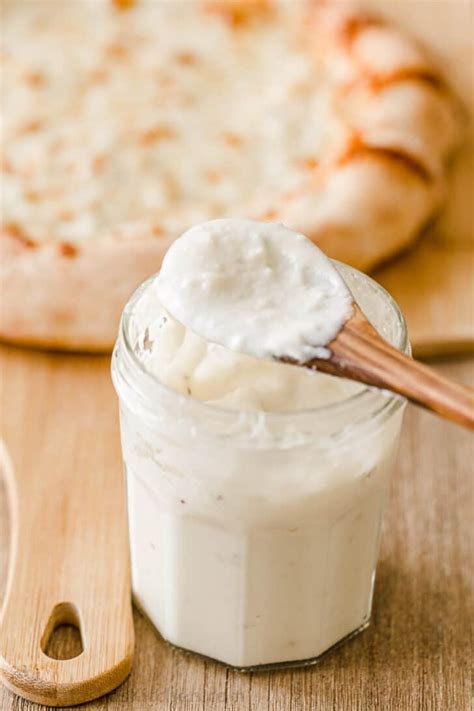 White Pizza Sauce Quick And Easy