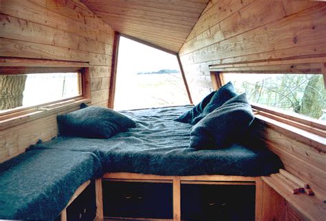 It is country and city,. Great tree houses by Baumraum
