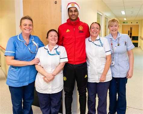 Gallery Manchester United Stars Visit Royal Manchester Childrens