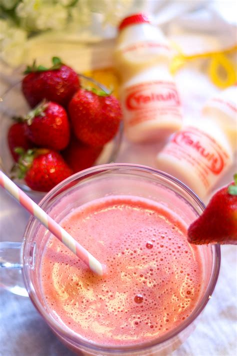 Strawberry Yakult Juice