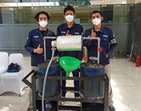 Mesin Pirolisis Karya Mahasiswa ITI Sulap Limbah Plastik Jadi Bahan Bakar Minyak Tangsel Life