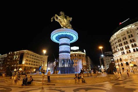 Die hauptstadt der republik mazedonien, die stadt skopje, liegt am ufer des größten flusses des landes namens vardar. Stadt Skopje: Nicht die Mechanik, sondern Flutlichtanlage ...