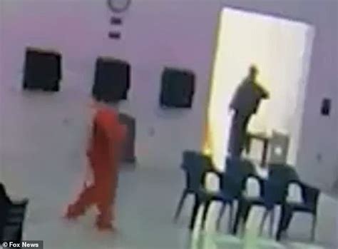 Video Shows Female Inmate Strangle Prison Guard With Pillowcase Before