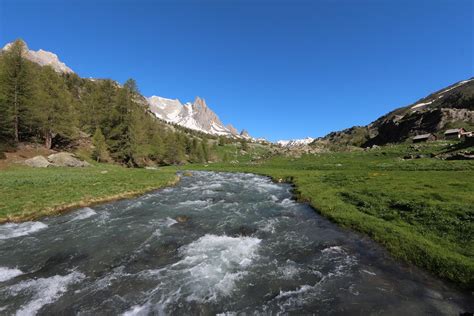 Le Long De La Clar E De N Vache Laval Randonn E Cerces Thabor N Vache