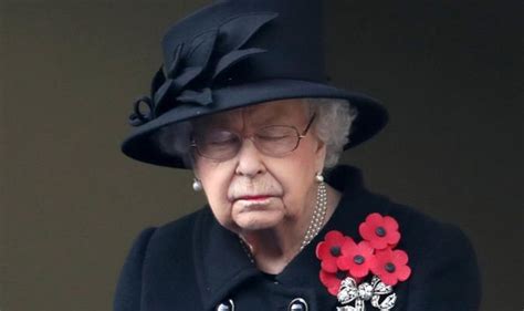 Remembrance Sunday Queen Leads The Nation In Commemoration Of War Dead