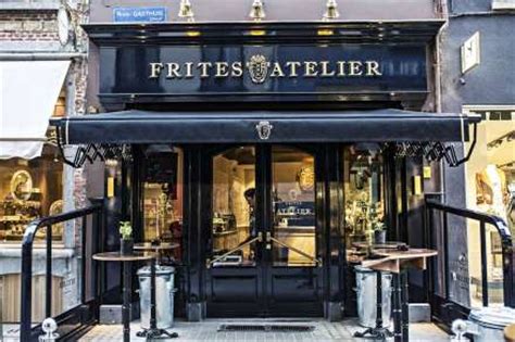Een schot in de roos, want al meteen op de eerste dag was het rijendik aanschuiven. Frites Atelier in de Korte Gasthuisstraat | Antwerpen