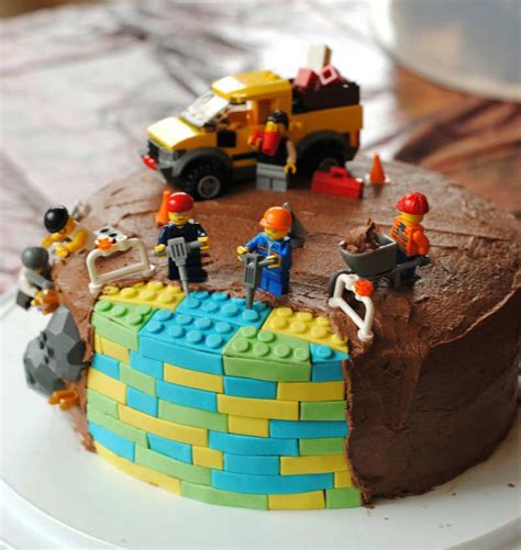 10 Brilliant Boys Cakes Tinyme Blog Lego Birthday Cake Boy