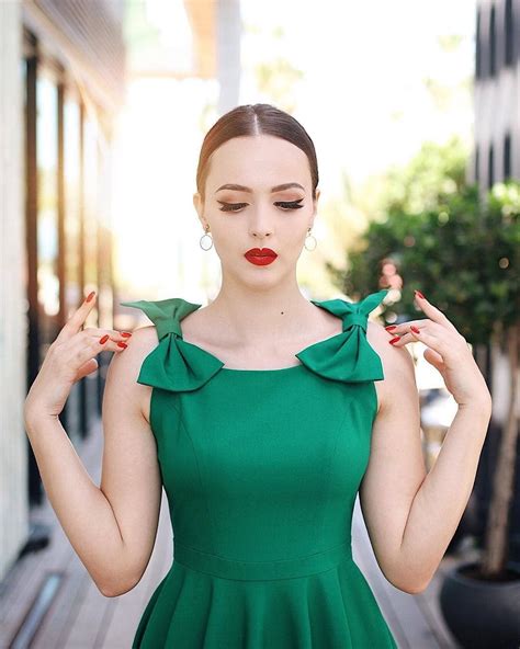 Just Wow Angelique Reglam Iddavanmunster The Charlie Bow Swing Dress In Emerald Green By