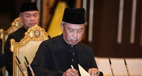 Perdana menteri malaysia muhyiddin yassin dicecar seruan untuk mengundurkan diri, senin (26/10/2020). Besok, PM Muhyiddin Yassin Temui Kepala Kepolisian dan ...