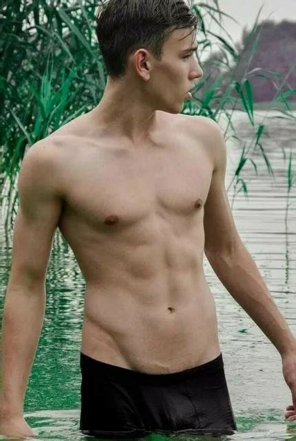 Shirtless Male Muscular Lean Swimmers Build Beefcake Lake Jock Photo 4x6 B1213 Eur 364
